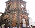 11550 Piazza S.croce il Campanile.La prima base e'  sepolta insieme alla prima chiesa,  dall' eruzione del 15 Giugno  del 1794.jpg (131339 bytes)