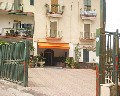 00056 ristorante chiarina a mare via calastro.jpg (59106 bytes)
