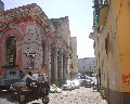 00550 Via Costantinopoli - in fondo Palazzo Baronale.jpg (60305 bytes)