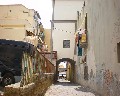 01046 Largo Benigno Via che porta a Largo Gabella del pesce.jpg (52337 bytes)
