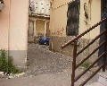 12039.Traversa dietro del Teatro zona mercato.jpg (69882 bytes)