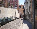 12527  Via Comizi sotto la Ripa direzione Piazza S. Croce.jpg (99645 bytes)