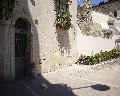 12537  Via Comizi sotto la Ripa direzione Piazza S. Croce.jpg (91852 bytes)