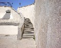 12550  Via Comizi sotto la Ripa direzione Piazza S. Croce e Via Fontana scala che porta a Largo Plebiscito.jpg (84429 bytes)