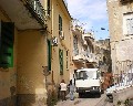 14006 Via Antonio Luise direzione a Vico Sportiello.jpg (72528 bytes)