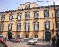15578 Palazzo Vallelonga Scorre lungo il Corso Vittorio Emanuele di fronte a Via Cesare Battisti.jpg (81658 bytes)